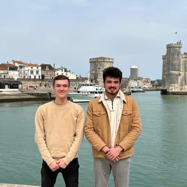 Pas encore diplômés et déjà à la tête d’une entreprise : à la rencontre de Théo & Maxim, élèves ingénieurs informatique à La Rochelle