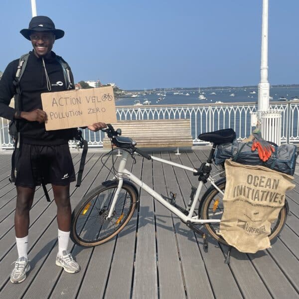 240 km à vélo pour nettoyer les plages de la côte Atlantique : c’est le défi que Primo s’est lancé !